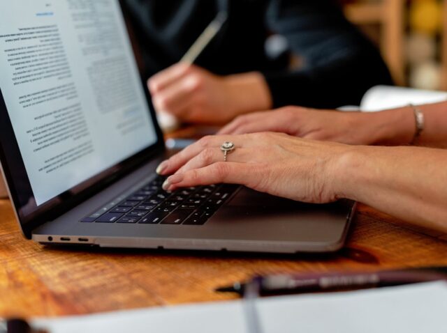 How to Avoid AI Detection in Writing