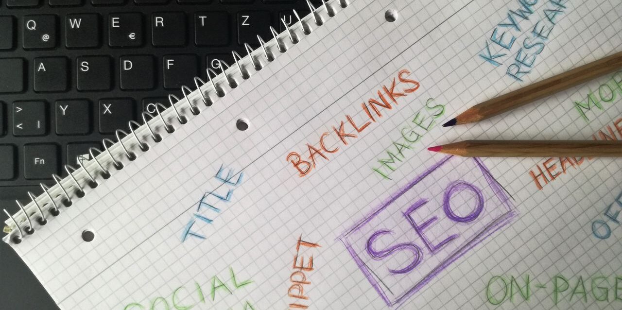 pexels-tobias-dziuba-319638-942331 What is blogging